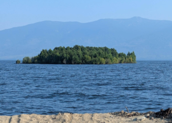 Ilha misteriosa aparece e desaparece em lago no Canadá