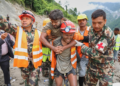 Nepal resgata 2 trabalhadores de túnel 9 dias após enchentes