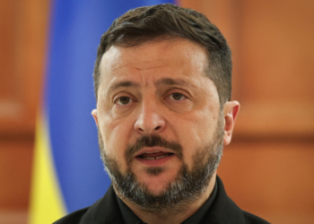 Zelensky propõe cessar-fogo à Rússia durante negociações com emissários americanos