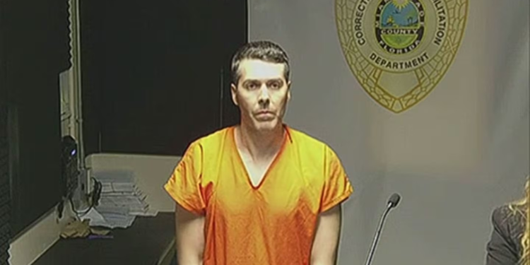 Brasileiro preso por usar fantasia do ICE teve de pagar fiança de R$ 29,5 mil