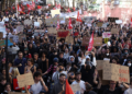 Alunos e professores protestam na França no maior dia da onda de mobilização