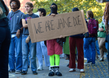 'I am Jane Doe': onda de apoio toma redes após denúncia de estupro coletivo em universidade dos EUA