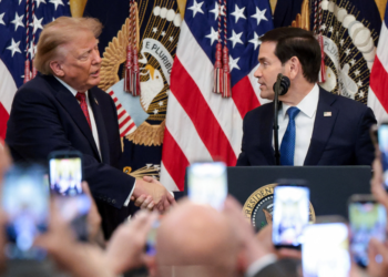 Governo Trump impõe sanções ao Tribunal Penal Internacional, horas após Nobel da Paz para juíza