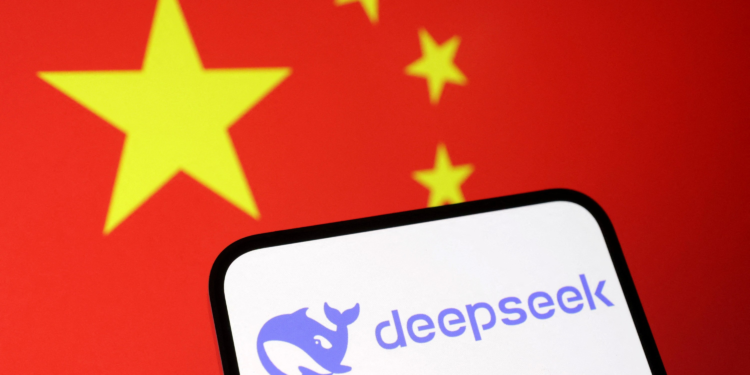 Por que a China considera uma ameaça a IA que imita as relações humanas