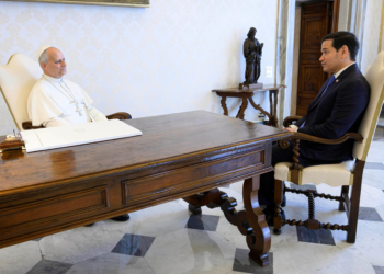 Secretário de Estados dos EUA, Marco Rubio deseja melhoras para o papa Leão XIV após diagnóstico de câncer