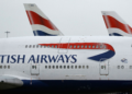 Janela de avião trinca durante voo de Londres a Portugal, e piloto retorna ao aeroporto de origem