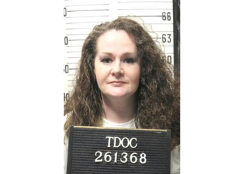 Christa Pike sobrevive a injeção letal, segundo testemunhas; ela seria a primeira mulher executada no Tennesse em 200 anos