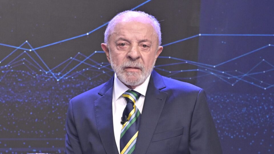“O Brasil acabou”: Cinco gafes de Lula no debate com Flávio