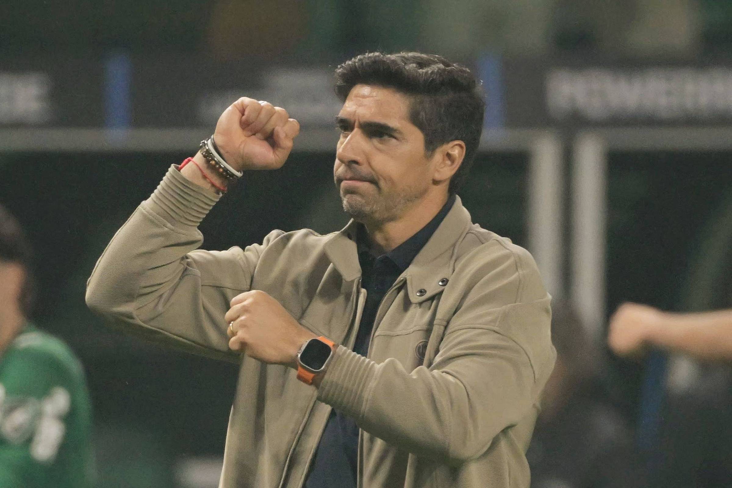 Abel não vê cobranças de pênaltis no campo e elogia Carlos Miguel