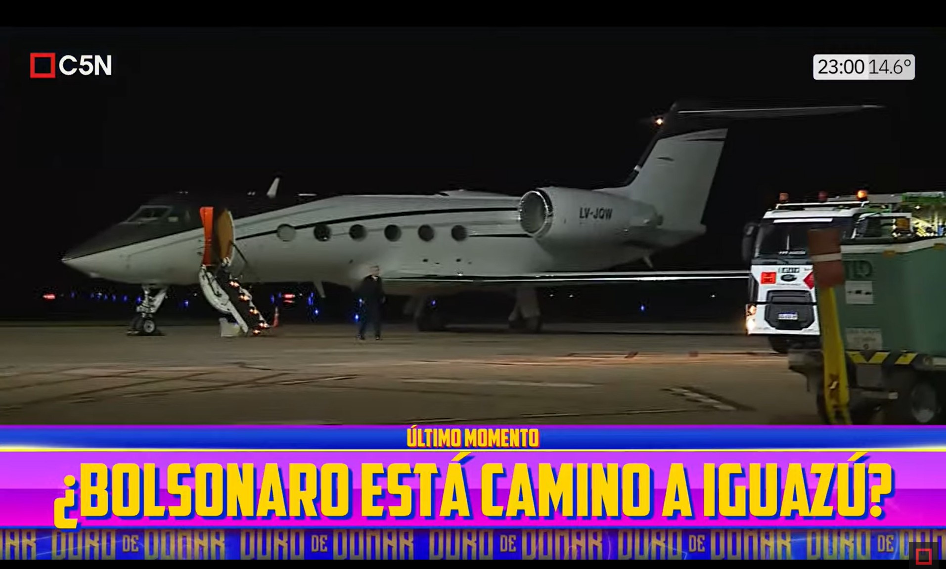 Flávio Bolsonaro e família cruzam fronteira e seguem em voo privado para o Equador, diz Migração argentina