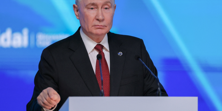 Putin diz que uso de armas de destruição em massa não pode ser descartado, mas deve ser evitado